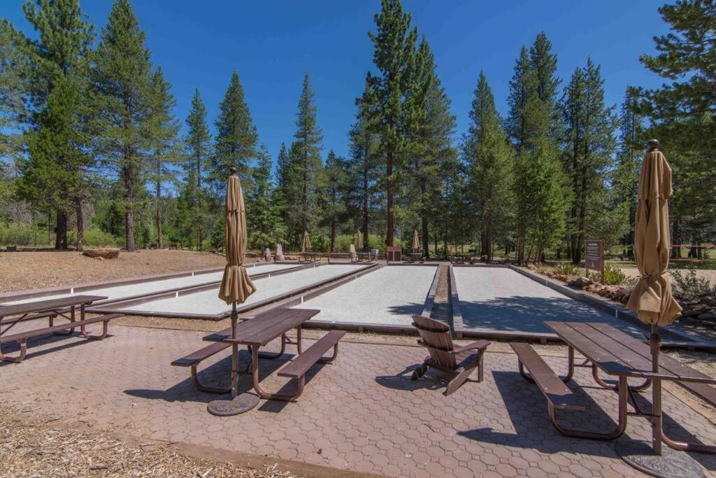 3Br Tahoe Donner Cabin With Hoa Perks Like Pools Hot-Tub Minutes To Trails Lake Golf Truckee Dış mekan fotoğraf